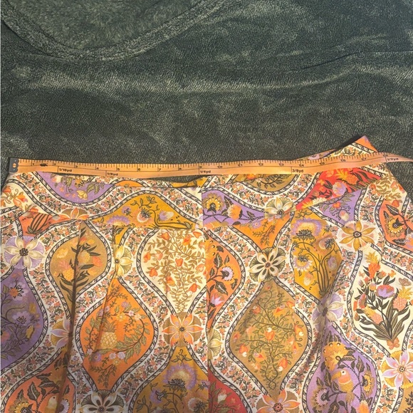 FARM Rio Multicolor Patterned Cropped Pants - Picture 13 of 16